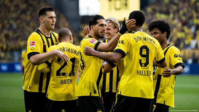 Dortmund cạnh tranh quyết liệt với Bayern. (Nguồn: DW) Bundesliga: Bayern và Dortmund cạnh tranh ngôi vương quyết liệt ảnh 2