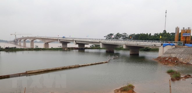 Cầu Việt Trì-Ba Vì bắc qua sông Hồng sẽ thông xe vào ngày 7/10 ảnh 1