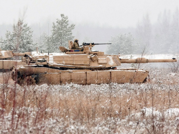 Quân đội Mỹ và Ba Lan bắt đầu cuộc diễn tập bắn đạn thật ảnh 1