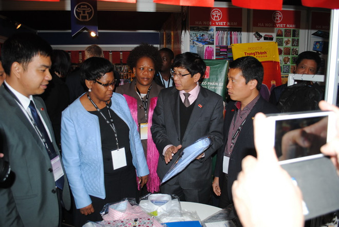 Việt Nam tham gia Hội chợ thương mại SAITEX tại Nam Phi ảnh 1