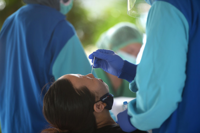 Các nước dần học cách sống chung an toàn với dịch bệnh COVID-19 ảnh 1