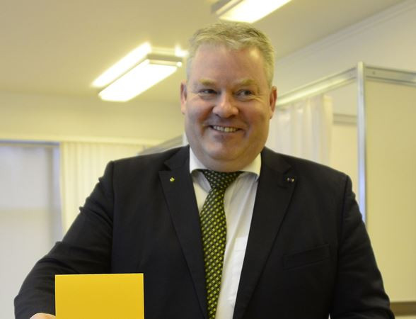 Thủ tướng Iceland từ chức sau cuộc bầu cử trước thời hạn ảnh 1