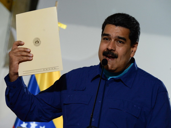 Tổng thống Venezuela Nicolas Maduro chính thức đăng ký tranh cử ảnh 1