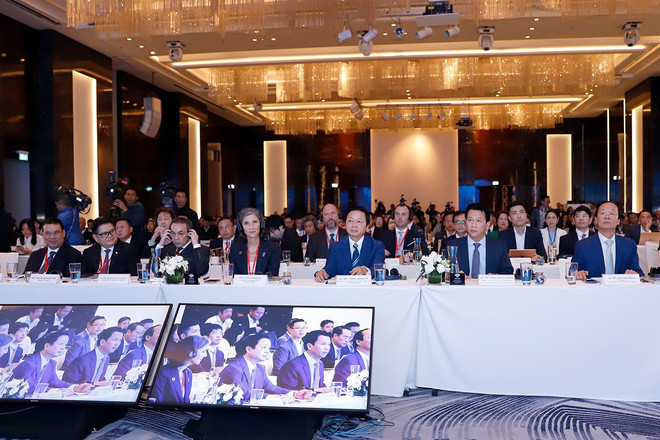 dien dan kinh te tuan hoan.jpg