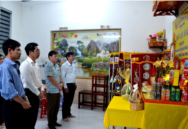 Chia sẻ mất mát với gia đình nạn nhân trong 2 vụ chìm tàu ở Quảng Nam ảnh 1