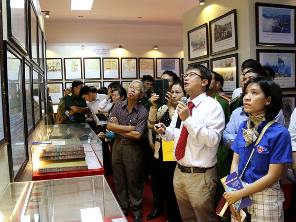 Trung ương Đoàn tiếp nhận 180 tư liệu về Hoàng Sa, Trường Sa ảnh 1