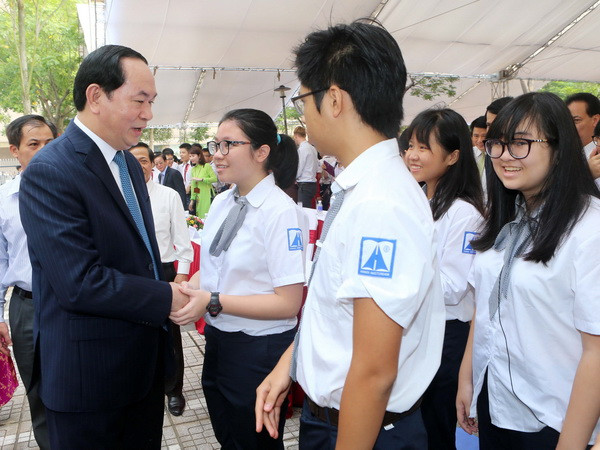 Chủ tịch nước dự Lễ khai giảng tại Trường THPT chuyên Hà Nội-Amsterdam ảnh 1