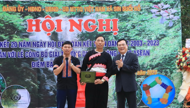 Bản Sin Suối Hồ - Điểm du lịch cộng đồng hấp dẫn nhất ASEAN ảnh 1