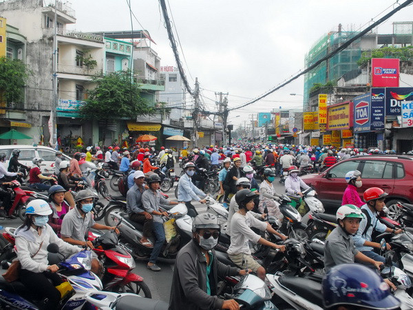 Tắc đường gần 4 tiếng đồng hồ tại khu vực sân bay Tân Sơn Nhất ảnh 1