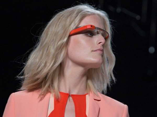 Các rạp chiếu phim ở Anh cấm sử dụng kính Google Glass ảnh 1