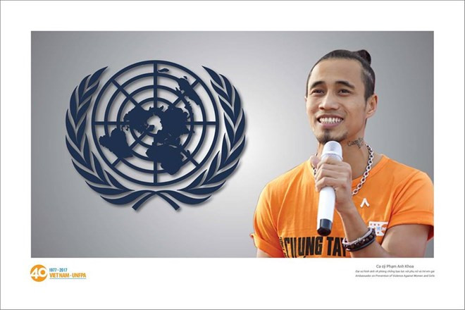 Ca sỹ Phạm Anh Khoa được lựa chọn làm kỷ niệm 40 năm hợp tác giữa UNFPA và Chính phủ Việt Nam. (Nguồn: UNFPA) Sự kiện trong nước 7-13/5: Hội nghị Trung ương 7 khóa XII ảnh 5