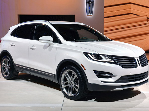 Mẫu Lincoln KMC đời 2015 có giá từ 33.995 USD ảnh 1