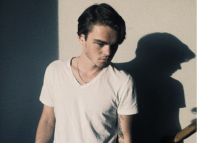 Cư dân mạng "phát sốt" với bản sao giống Leo DiCaprio như đúc ảnh 1