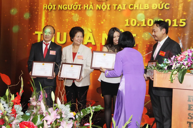 Ấm áp "Thu Hà Nội" của những người con thủ đô sống tại Đức ảnh 2