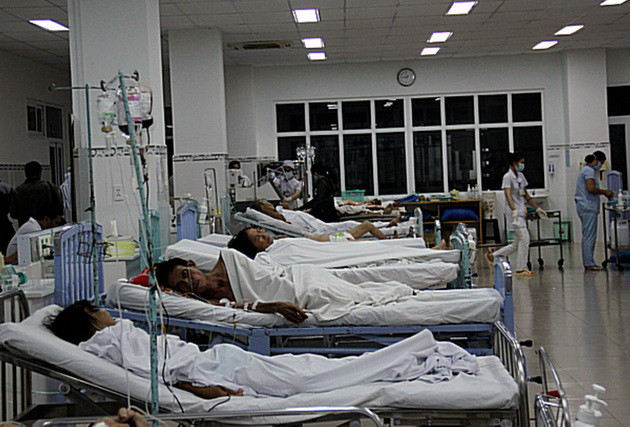 Chùm ảnh vụ tai nạn giao thông thảm khốc trên Quốc lộ 1A ảnh 3