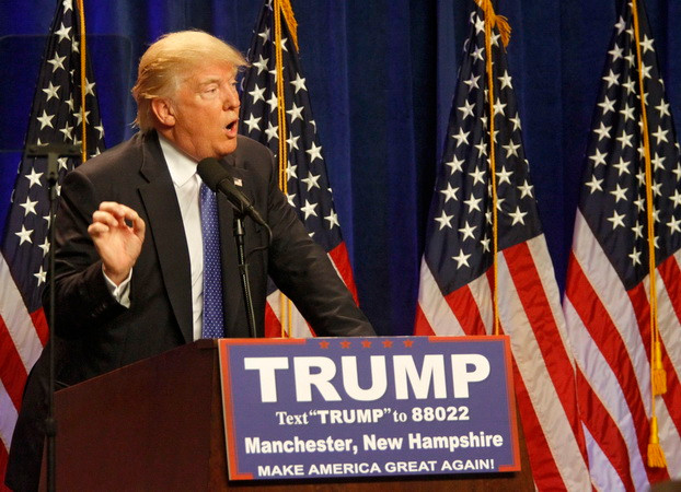 Ông Donald Trump "ngầm ám chỉ việc ám sát đối thủ Clinton" ảnh 1