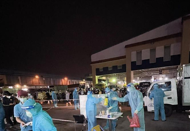 Chặn đà “phi mã” của COVID-19 - biện pháp “truyền thống” là chưa đủ ảnh 1