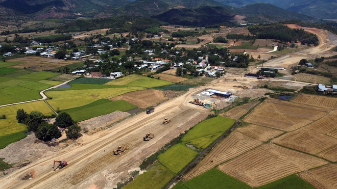 Phê bình nhiều cán bộ liên quan sai phạm tại dự án cao tốc Bắc-Nam ảnh 1