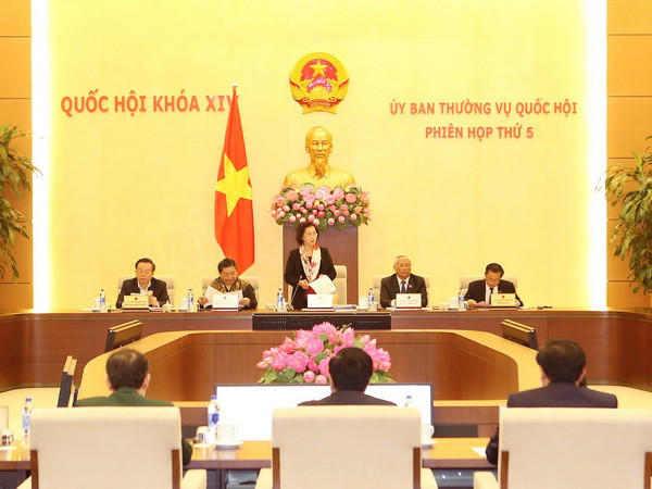 Chủ tịch Quốc hội Nguyễn Thị Kim Ngân phát biểu khai mạc. (Ảnh: Trọng Đức/TTXVN) Khai mạc Phiên họp thứ 5 Ủy ban Thường vụ Quốc hội khóa XIV ảnh 1