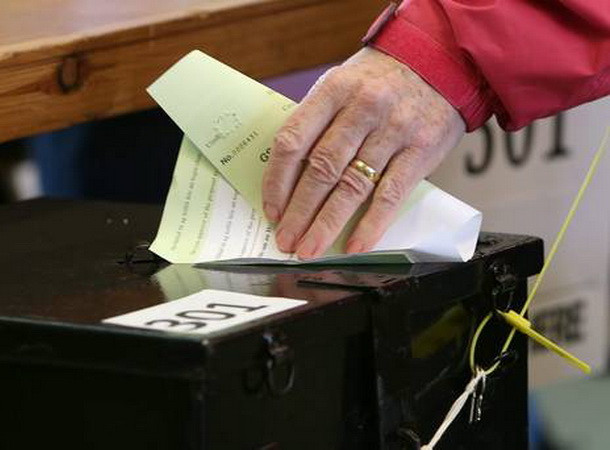 Chính phủ Cộng hòa Séc vượt qua cuộc bỏ phiếu bất tín nhiệm ảnh 1