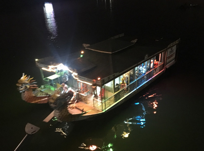 ttxvn thuyen ca hue.jpg