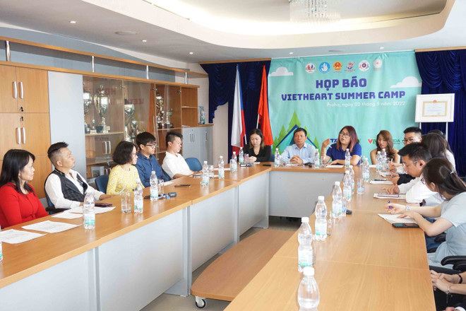 Sinh viên Việt Nam tại châu Âu hướng tới Vietheart Summer Camp 2022 ảnh 1