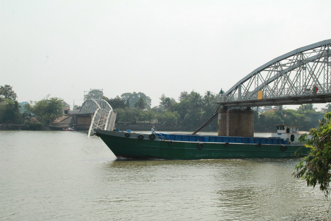 Hiểm họa đường thủy rình rập trên tuyến sông Đồng Nai-Sài Gòn ảnh 1