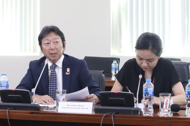 Ông Yuichiro Shiotani, Giám đốc Aeon Topvalu Việt Nam chia sẻ thông tin tại toạ đàm. (Ảnh: Xuân Anh/TTXVN) TTXVN_1204toadam3.jpg