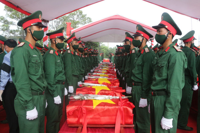 Nghệ An đón nhận và an táng 95 hài cốt liệt sỹ hy sinh tại Lào ảnh 1