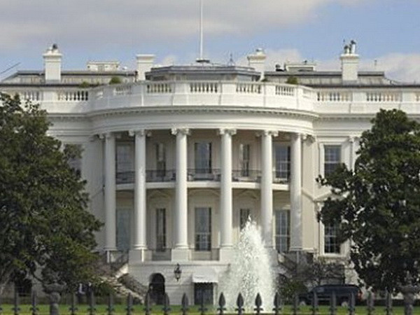 Mỹ: Nhà Trắng bị phong tỏa do có người nhảy qua hàng rào ảnh 1