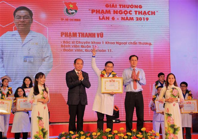 Trao Giải thưởng Phạm Ngọc Thạch cho các thầy thuốc trẻ tiêu biểu ảnh 1