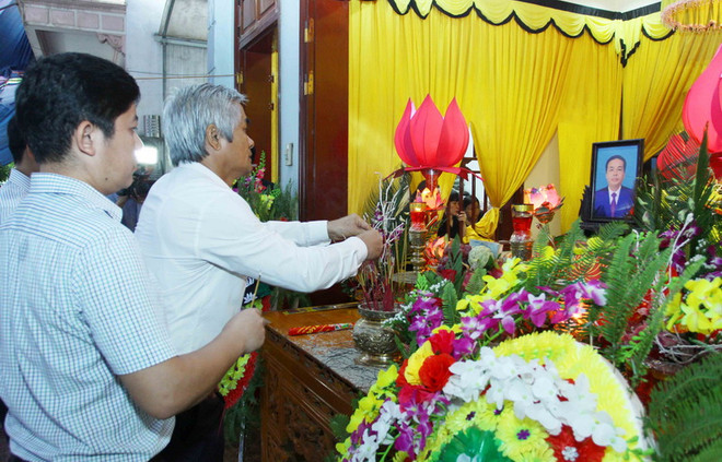 [Photo] Lễ viếng Bí thư Tỉnh ủy và Chủ tịch HĐND tỉnh Yên Bái ảnh 4