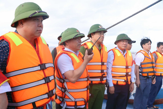 Hải Phòng: Các hộ nuôi ngao không phép chấp hành quyết định cưỡng chế ảnh 2