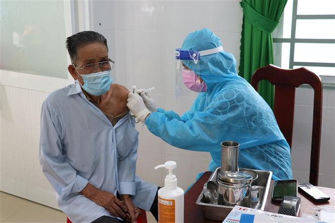 30 y bác sỹ Bệnh viện Hữu Nghị vào tỉnh Tiền Giang hỗ trợ chống dịch ảnh 1