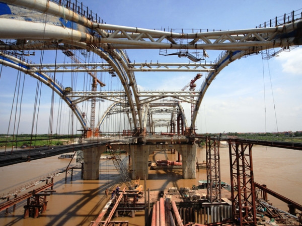 Cầu Đông Trù thi công nước rút để kịp thông xe 10/10 ảnh 1