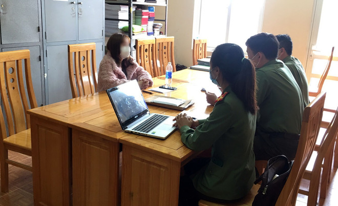 Xử phạt nặng người tung tin 'nước bảy màu' chữa được COVID-19 ảnh 1