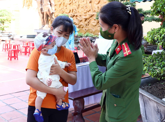 Phó Thủ tướng dự Lễ công bố quyết định đặc xá tại Trại giam Phú Sơn 4 ảnh 2