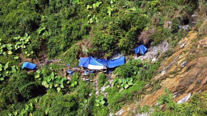 Triệt phá điểm khai thác vàng trái phép, bắt giữ 18 đối tượng ảnh 2