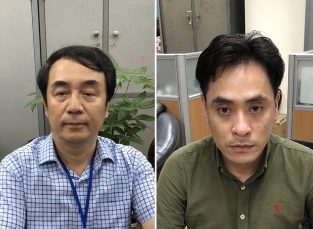 Bị can Trần Hùng và Nguyễn Duy Hải. (Nguồn: nps.gov.vn) Vụ sản xuất, buôn bán sách giả: Truy tố 36 bị can ảnh 1