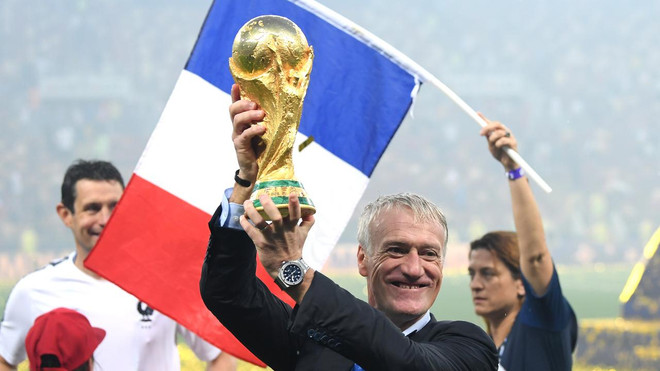 Deschamps vô địch World Cup 2022 với tư cách huấn luyện viên. (Nguồn: Getty Images) World Cup 2022: HLV Deschamps đứng trước ngưỡng cửa lịch sử ảnh 2