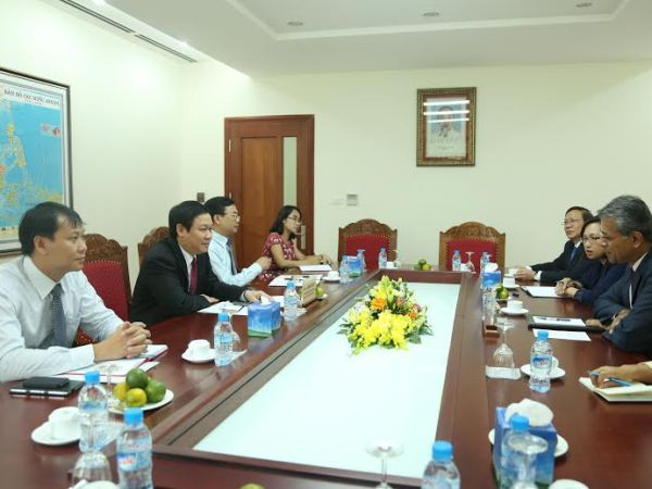 Trưởng Ban Kinh tế Trung ương làm việc với Quỹ Tiền tệ Quốc tế ảnh 1