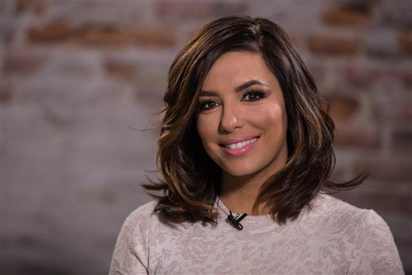 Eva Longoria làm MC tại lễ trao giải cầu thủ xuất sắc nhất thế giới ảnh 1