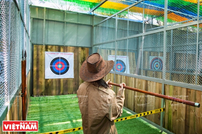 Phấn khích hóa thân thành chiến binh thử tài phóng lao ảnh 9