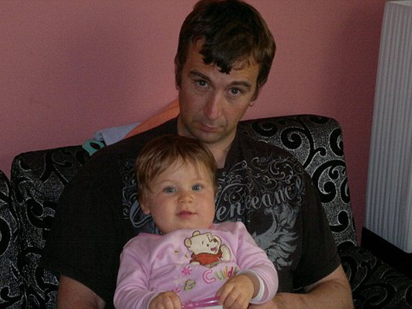 Con tin trong đoạn video của IS là nhân viên cứu trợ người Anh ảnh 2