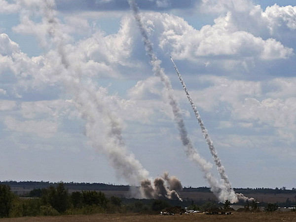 Reuters: Nổ lớn xảy ra gần cảng Mariupol miền Đông Ukraine ảnh 1