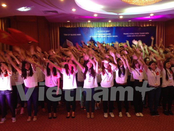 Các thanh niên kiều bào tham gia trại hè Việt Nam năm 2014. (Ảnh: Nguyễn Hoàng/Vietnam+) Hơn 160 thanh thiếu niên kiều bào về dự Trại hè Việt Nam 2015 ảnh 1