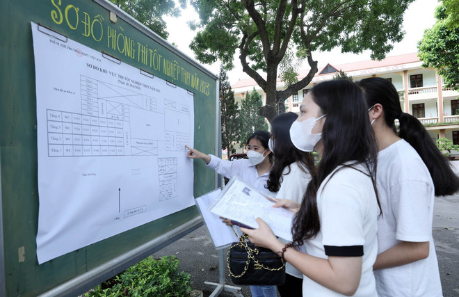 Một số nơi mưa ngập trong ngày thi đầu tiên kỳ thi tốt nghiệp THTP ảnh 2