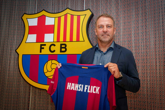 HLV Hansi Flick dẫn dắt Barcelona đến 30/6/2026. (Nguồn: FC Barcelona) Hansi_3005.jpg