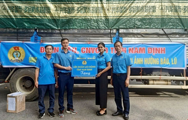 TTXVN_1309 Nam Dinh ung ho bao lu.jpg