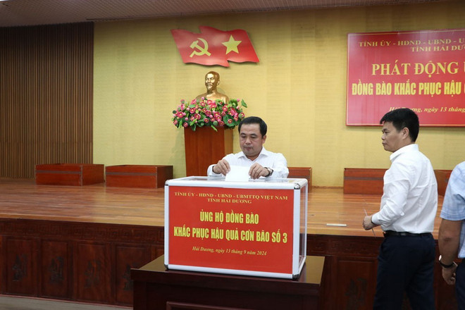 TTXVN_1309 Hai Duong ung ho bao lu.jpg